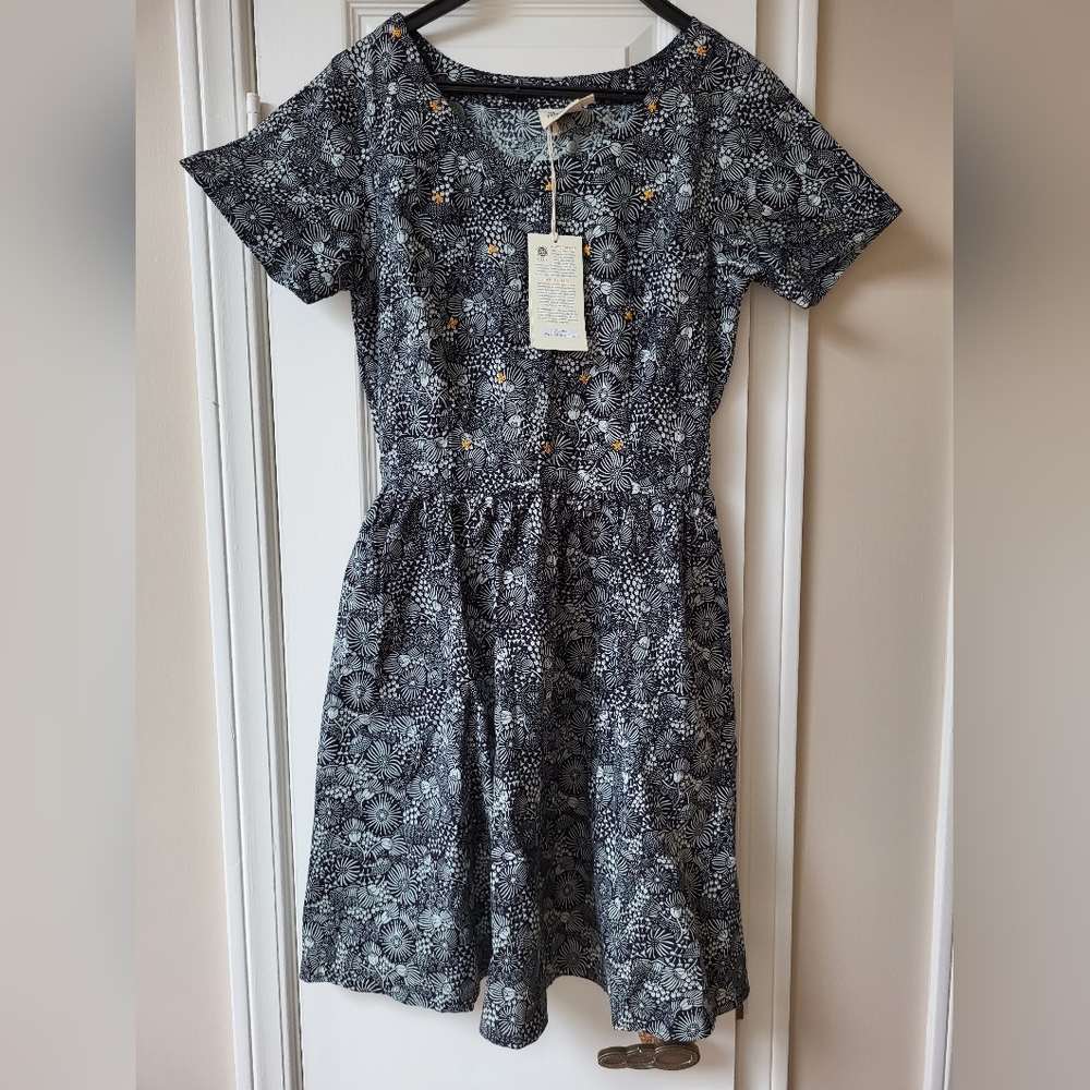 Mata Traders Fair Trade Floral Embroidered Paper Doll Dress SZ Small New W Tags